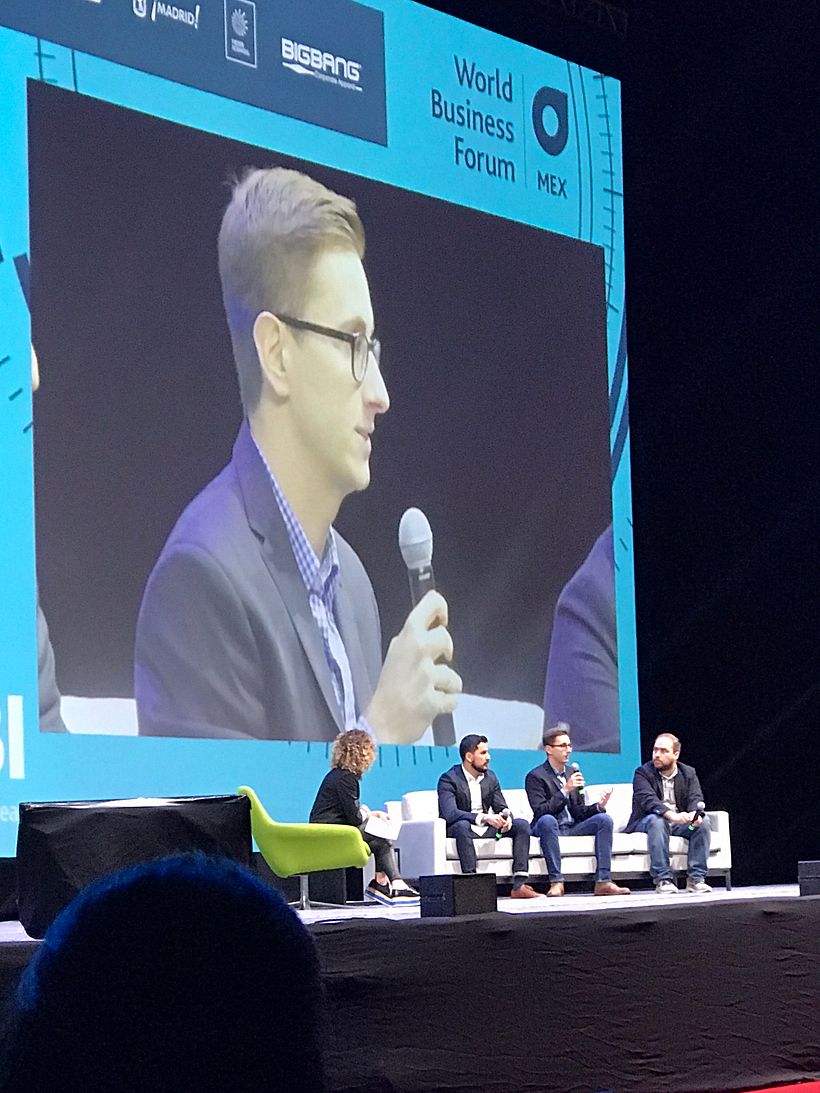 A menudo participé en entrevistas, conferencias y eventos de industria para hablar sobre cómo tener éxito en la app.