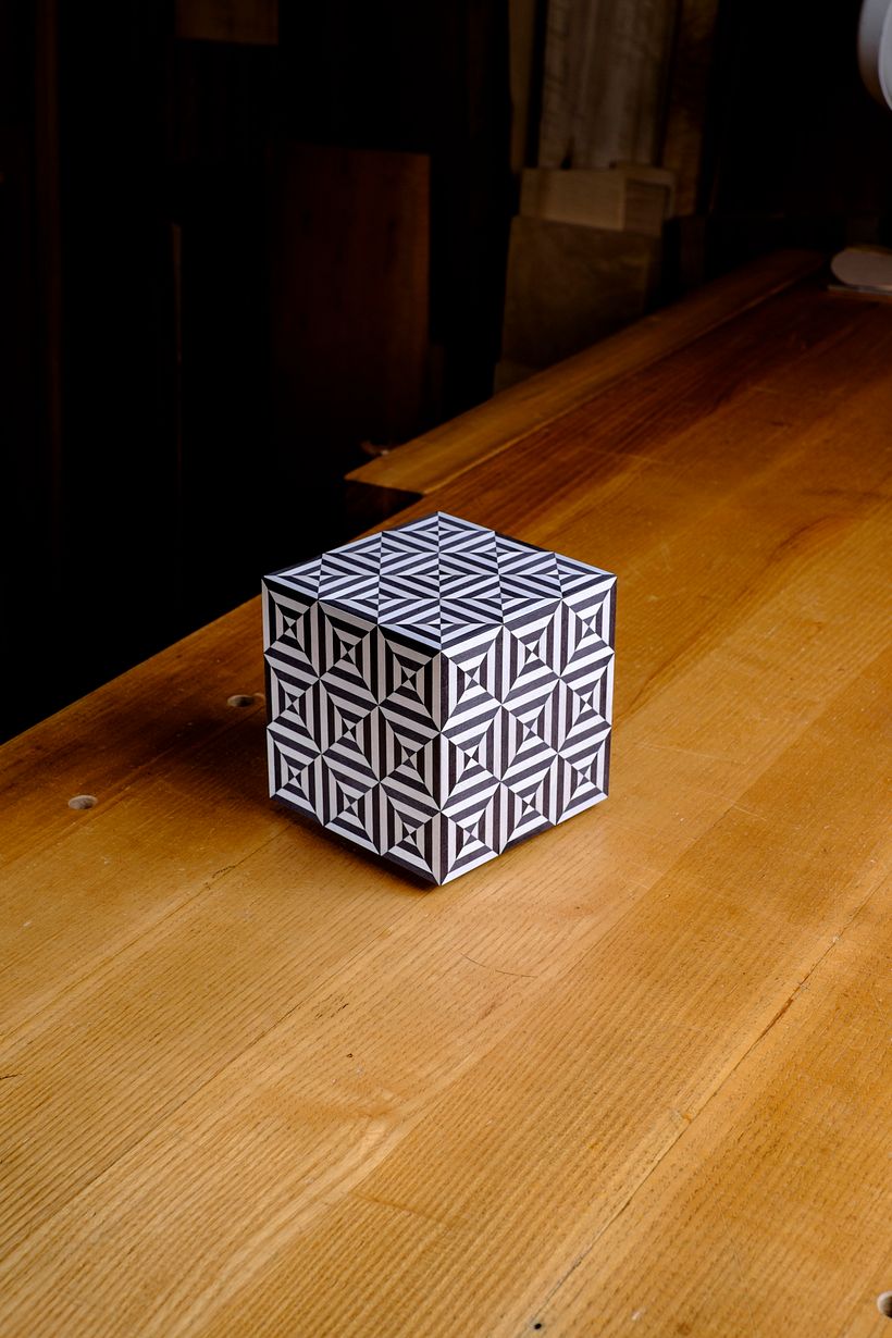 Hypnotic Cube 1