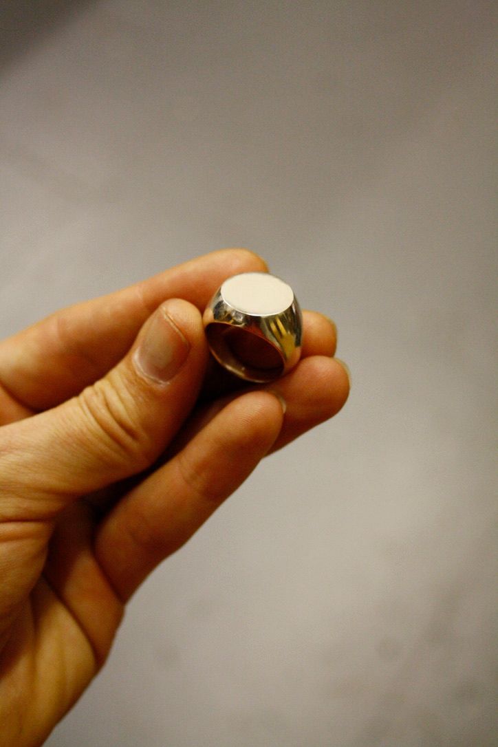 Signet Top View