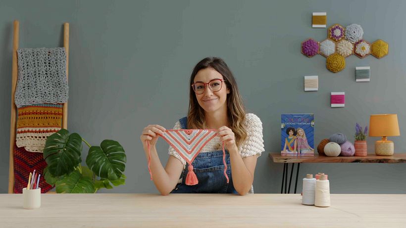 Teje una bandana de crochet para ti o tu mascota de la diseñadora Susimiu.
