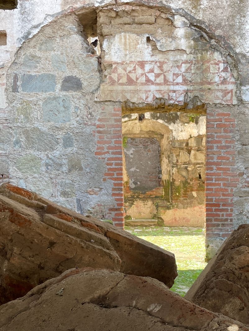 Conjunto Monumental del antiguo palacio Arzobispal de Santiago de Guatemala, hoy La Antigua Guatemala. 