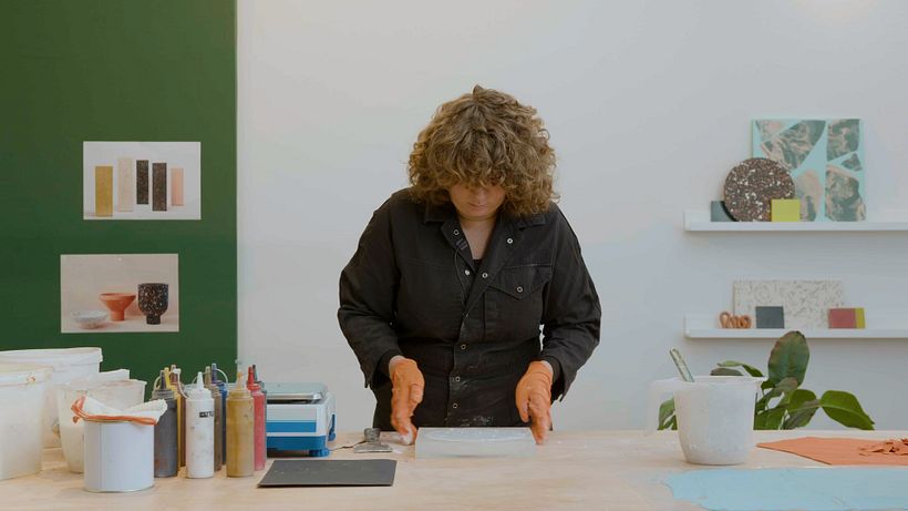 Allow the tray to set for up to an hour.