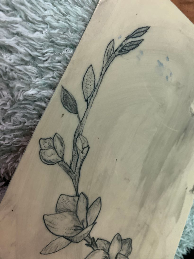 Meu projeto do curso: Tatuagem botânica com pontilhismo 1