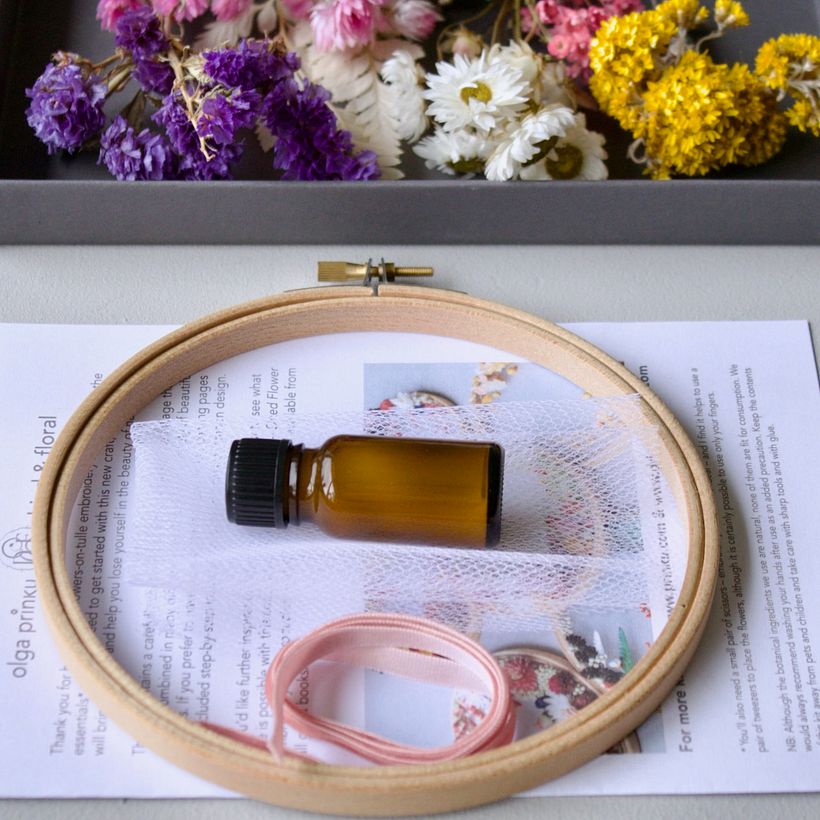 Make your own dried flower embroidery art