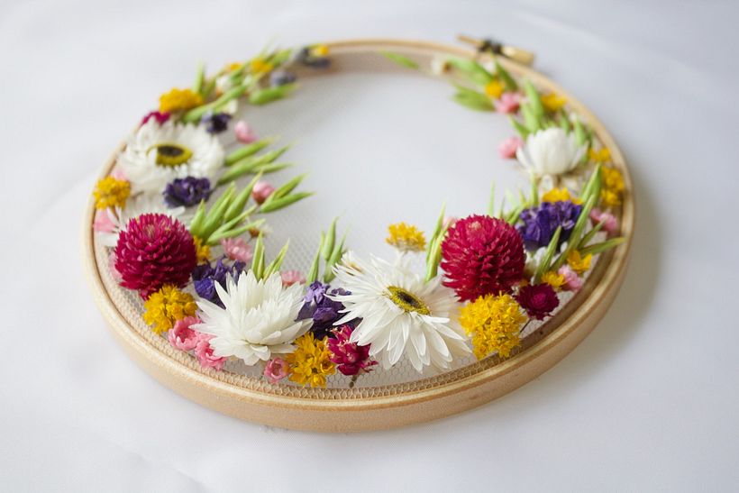 Make your own dried flower embroidery art