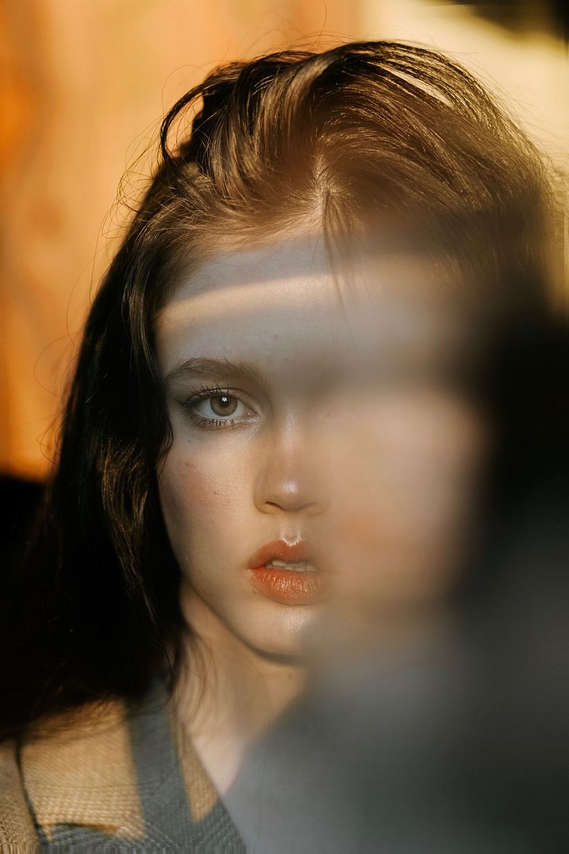 Light portraits. Playing with light to create unique selfportraits 3