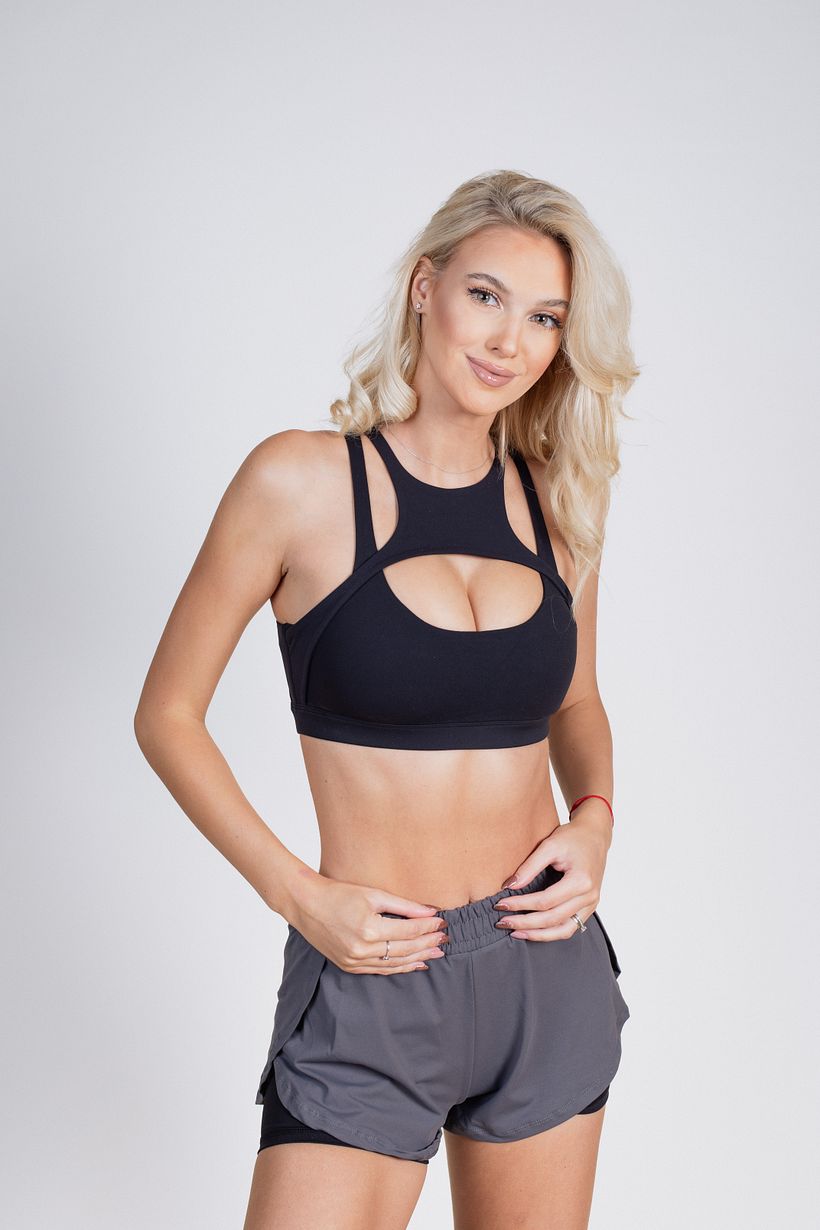 VERONIKA RAJEK | E-Commerce 8