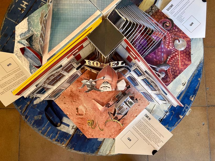 OPEN ME!- Libro casa / pop up 12