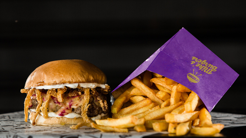 Mike´s Burgers: Creación de mock-ups para branding desde cero 3