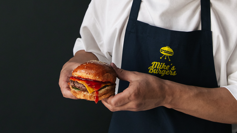 Mike´s Burgers: Creación de mock-ups para branding desde cero 5