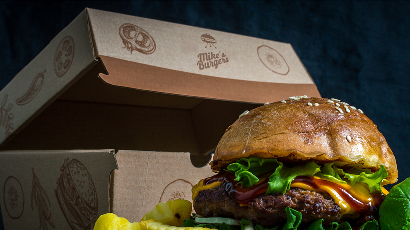 Mike´s Burgers: Creación de mock-ups para branding desde cero 7