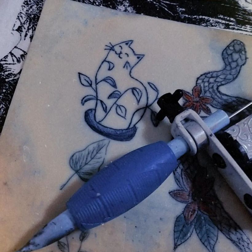 Tatuando na pele artificial 