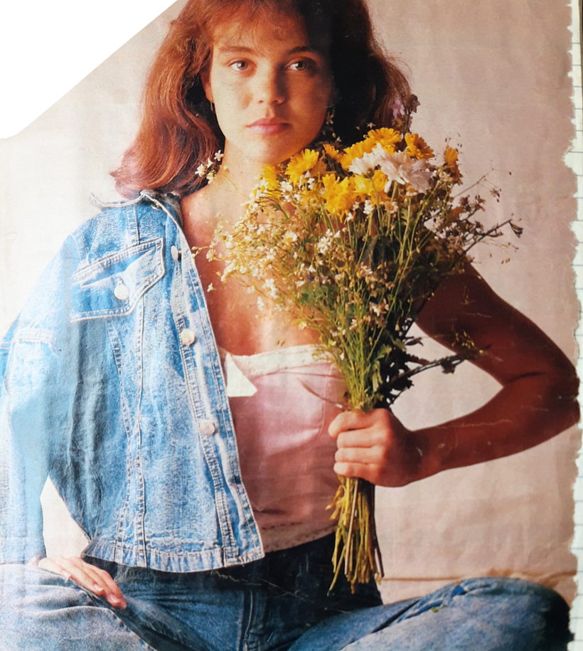 MarArtesOficial - Inspiração floral para o projeto final: Referência - Recorte de uma revista colada em meu Sketchbook retrô