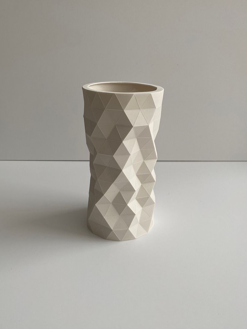 Facet vase in Acrylic resin 2