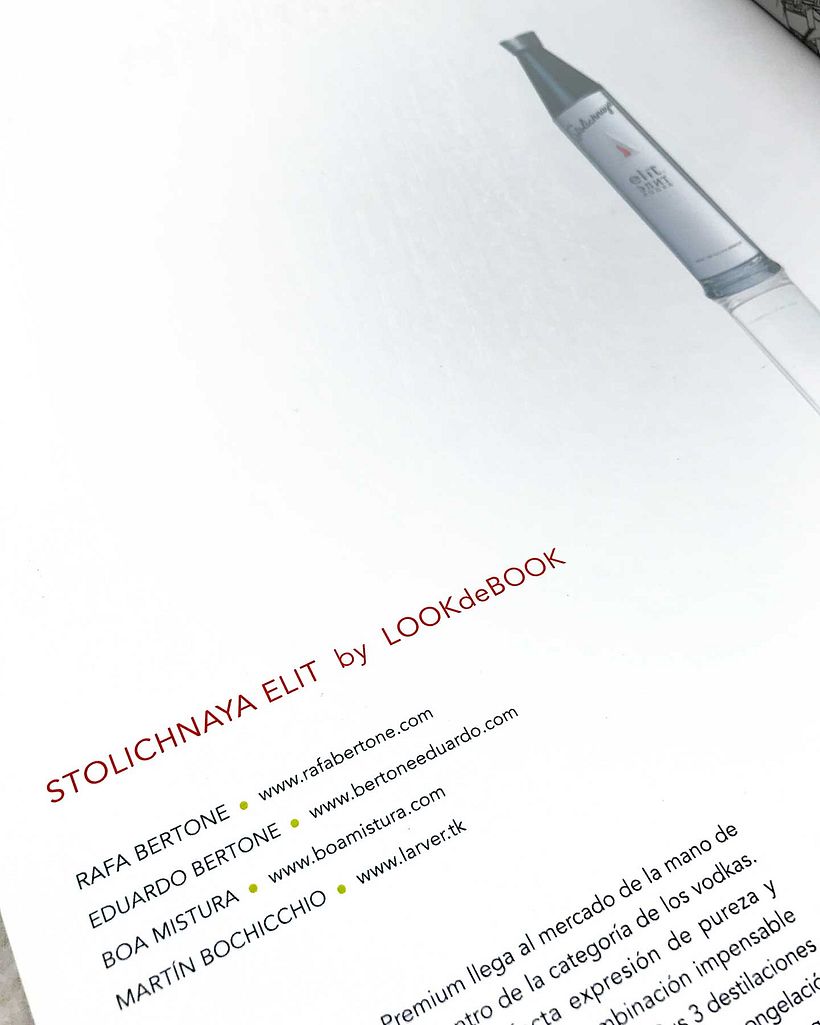 STOLICHNAYA RUSSIAN VODKA ELIT Página para Stolichnaya Elit (Vodka Ruso), Publicación en revista de arte contemporáneo de madrid LOOKtheBOOK. Madrid. Editorial illustration for Stolichnaya Elit (Russian Vodka), Publication in a contemporary art magazine i 4