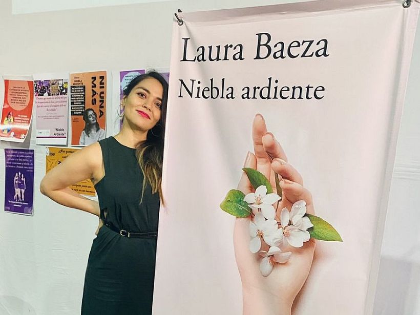 Mi novela Niebla ardiente y yo en un encuentro con estudiantes 