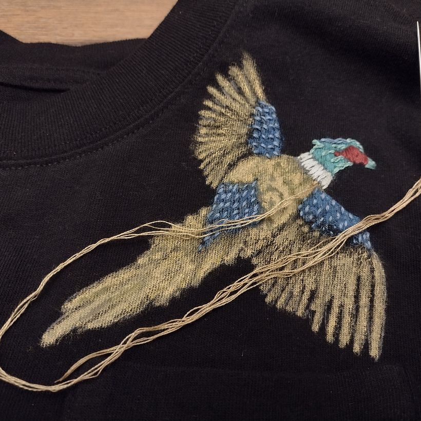 Chose a yellow and burnt apricot thread and combined them for the body color