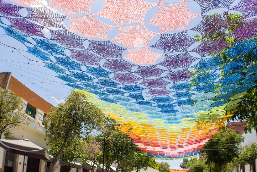 ¿De dónde surgió la idea de tejer el centro del pueblo con crochet? Foto: Secretaría de Desarrollo Económico de Jalisco.