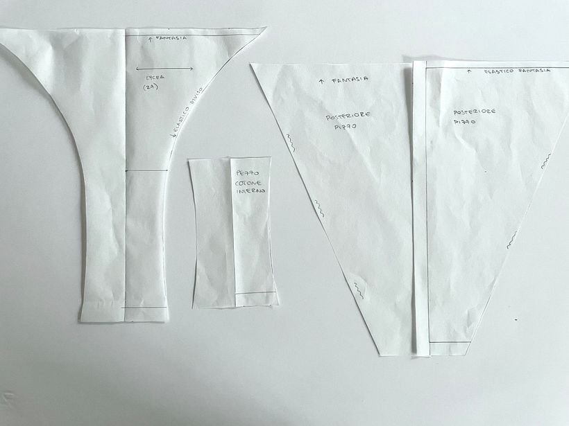 Carta modello mutandina
