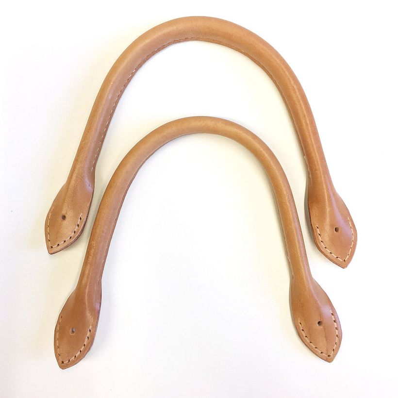 The rolled handles have a thick and sturdy leather core
