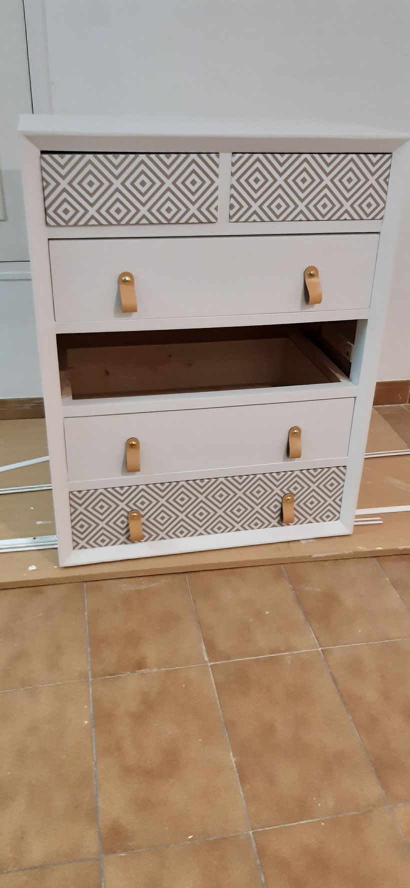 Restauración sillas y comoda de mi niñez 7