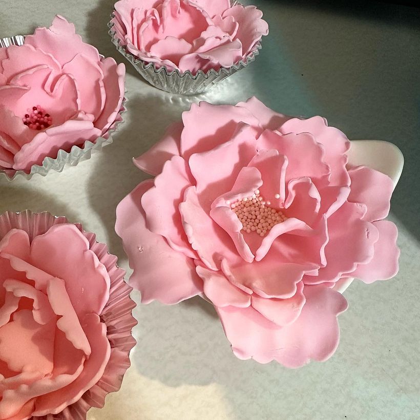 Mi proyecto del curso: Flores de azúcar para cake design 1