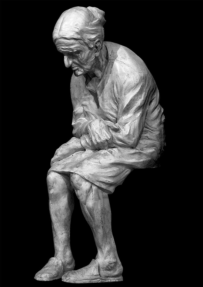 Anciana del Monumento a la Ancianidad.