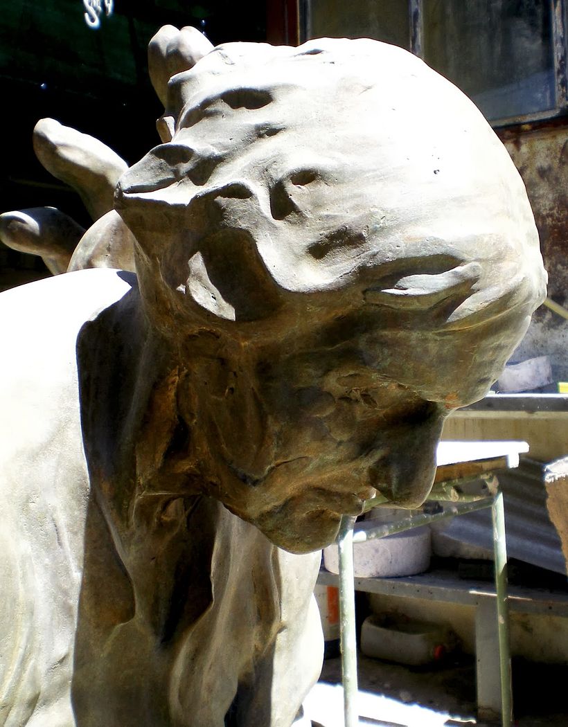 Detalle de la cabeza de la anciana.