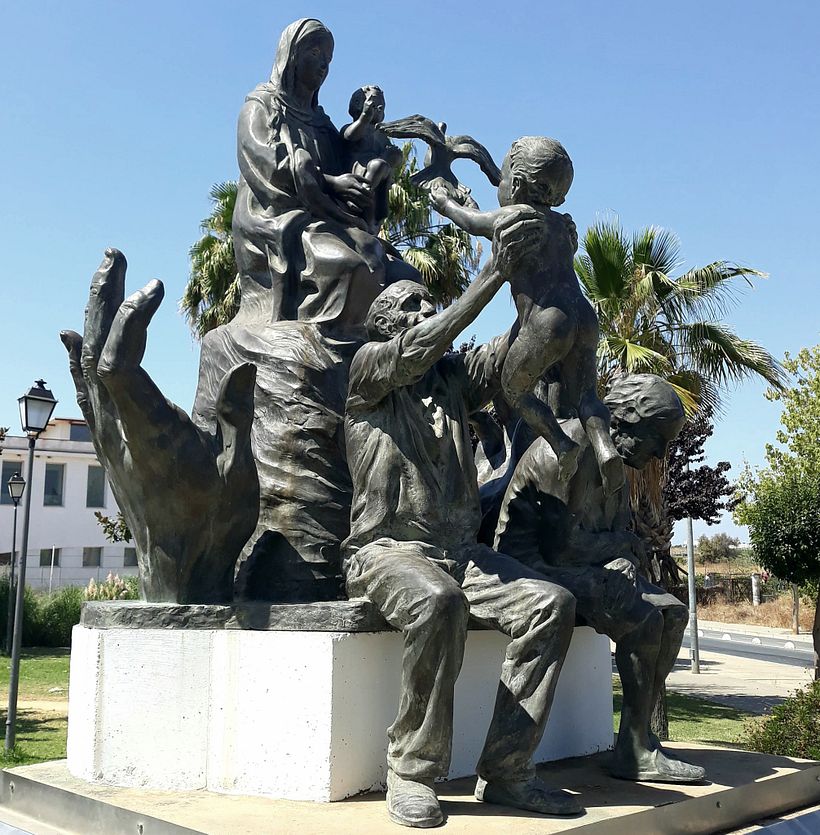 Escultura ubicada en su emplazamiento definitivo.