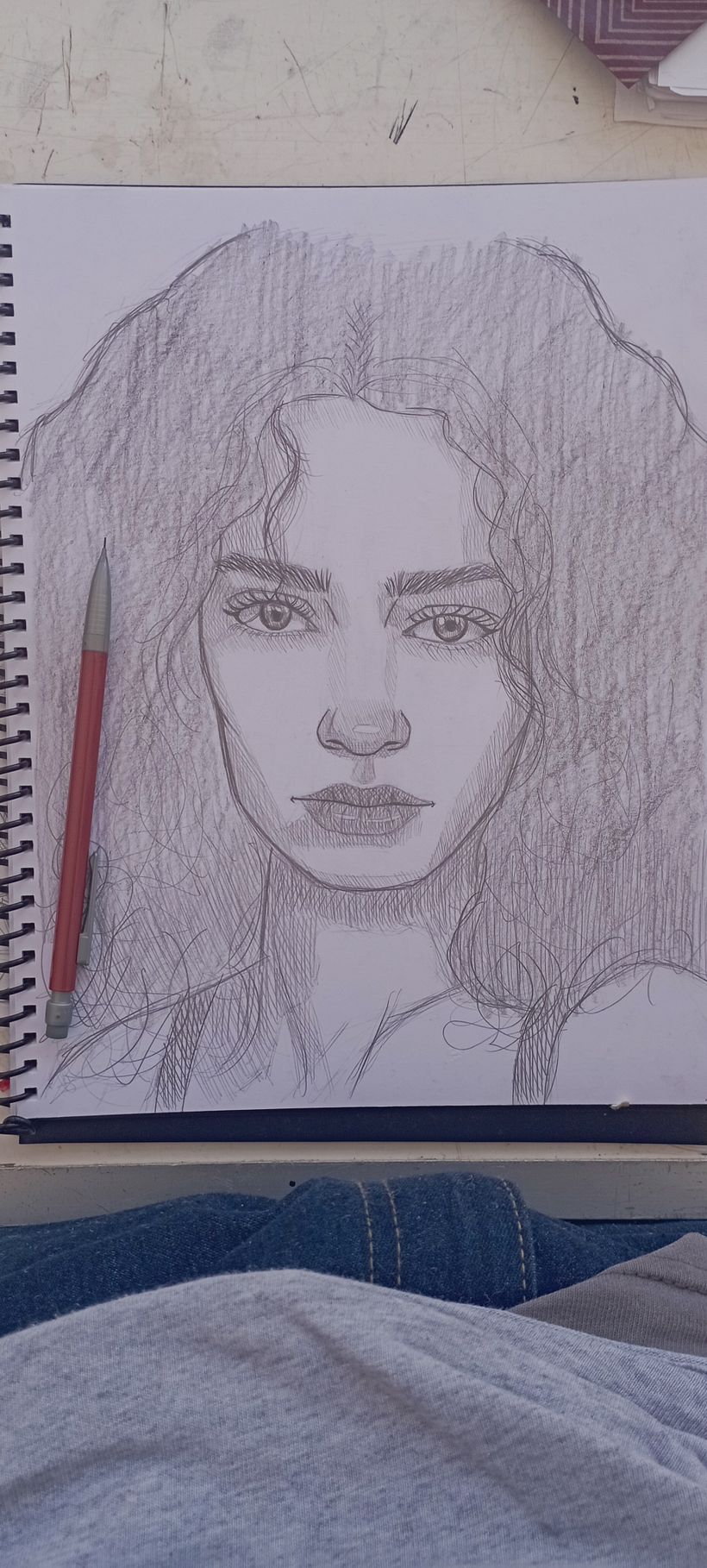 Mi proyecto del curso: Cuaderno de retratos a línea con grafito 11