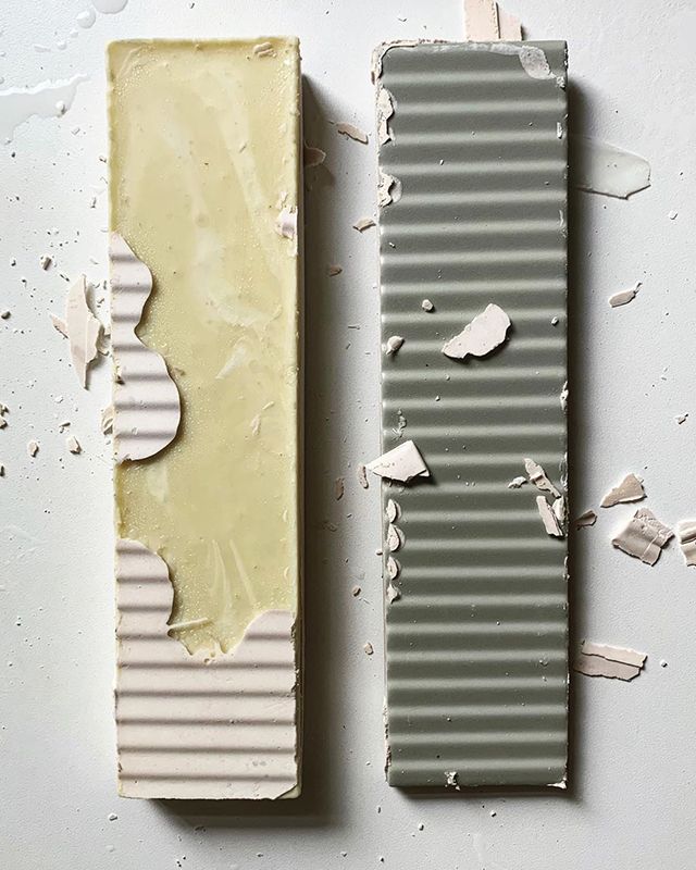 Chocolate cast from ceramic tile