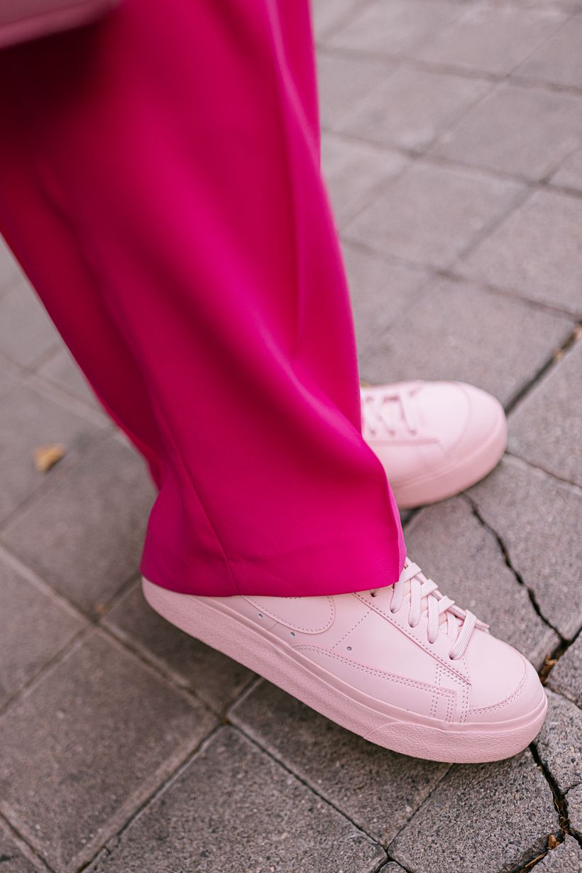 The shoe here was important to the outfit, so we captured a closeup of the shoe with the contrasting pant. 