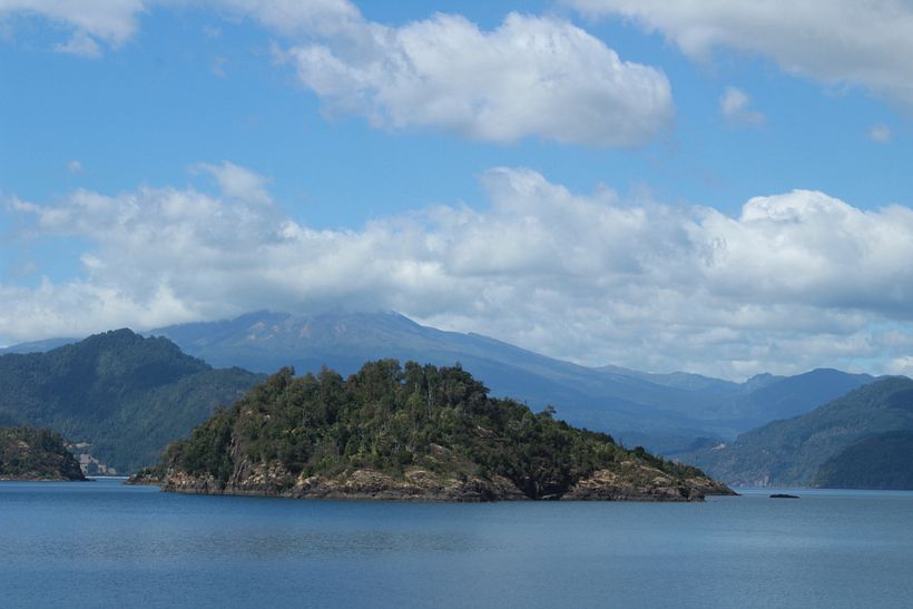 Lago Panguipulli, Región de los Lagos, Chile.
