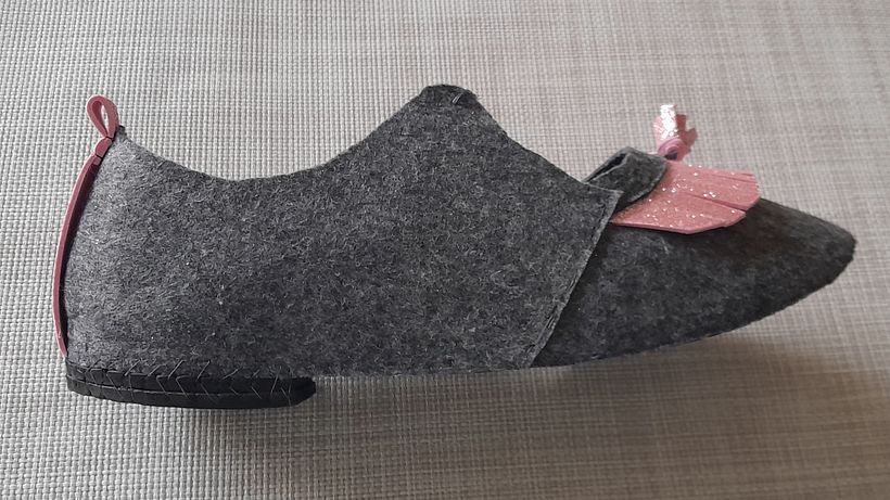 Esta todo cosido a mano, esta claro que es un prototipo, pero estoy muy contenta con el resultado