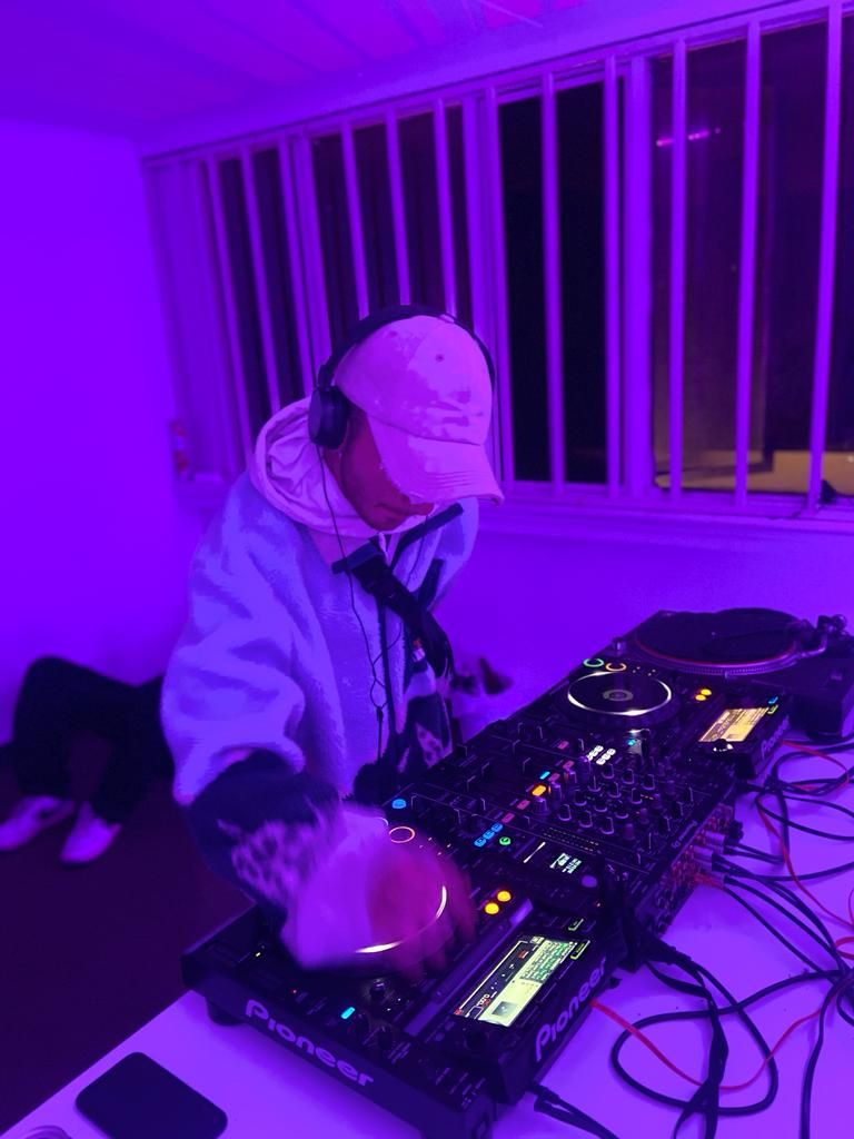 Mezcla de música electrónica: de principiante a DJ 1