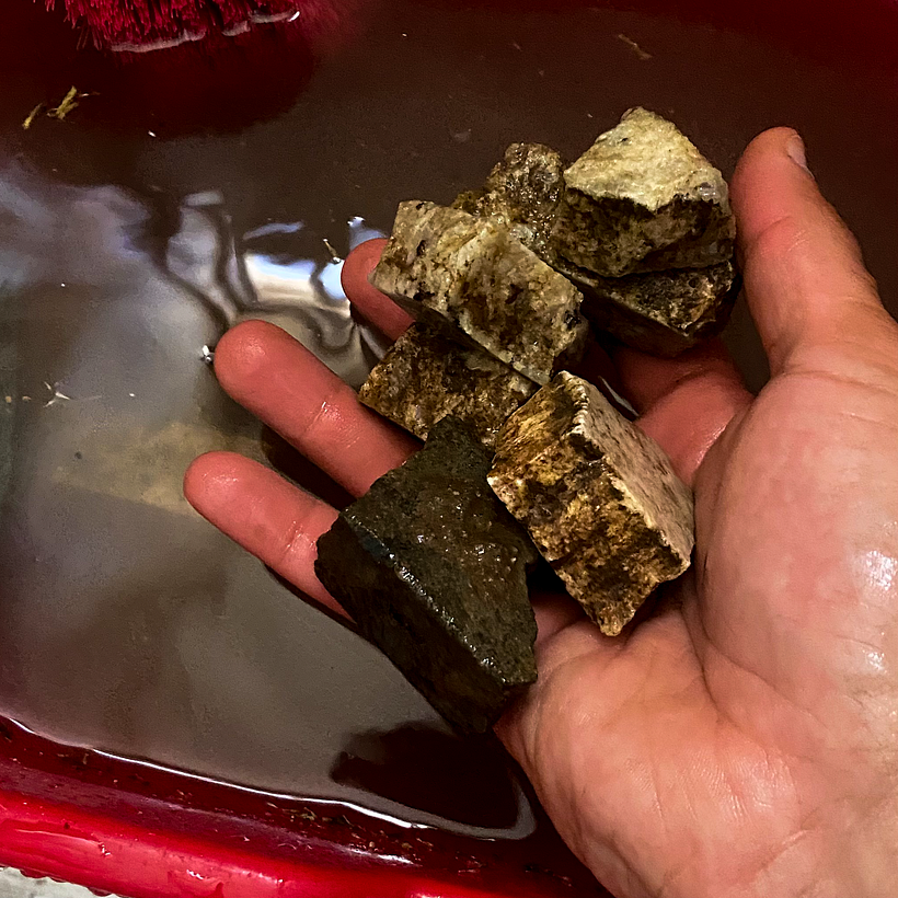 Hay que lavarlas para evitar contaminantes.