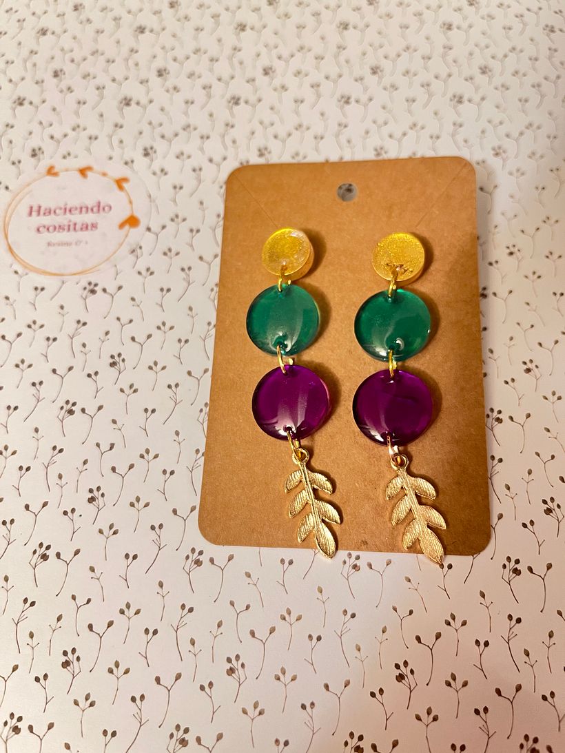 Pendientes en morado y verde