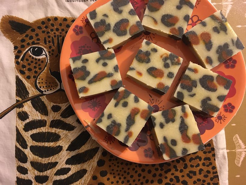 Mes savons Léopard au charbon actif et urucum pour les tâches