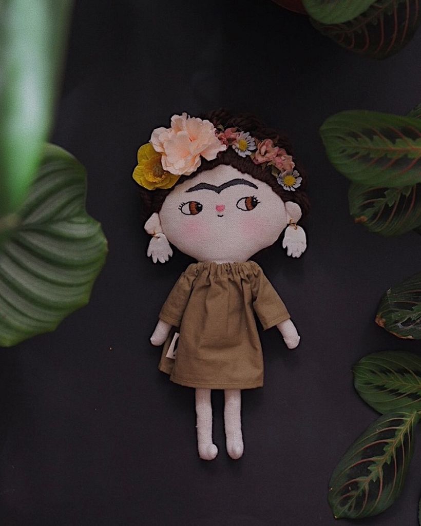 Muñeca Frida Kahlo (Proyecto mujeres artistas) 3
