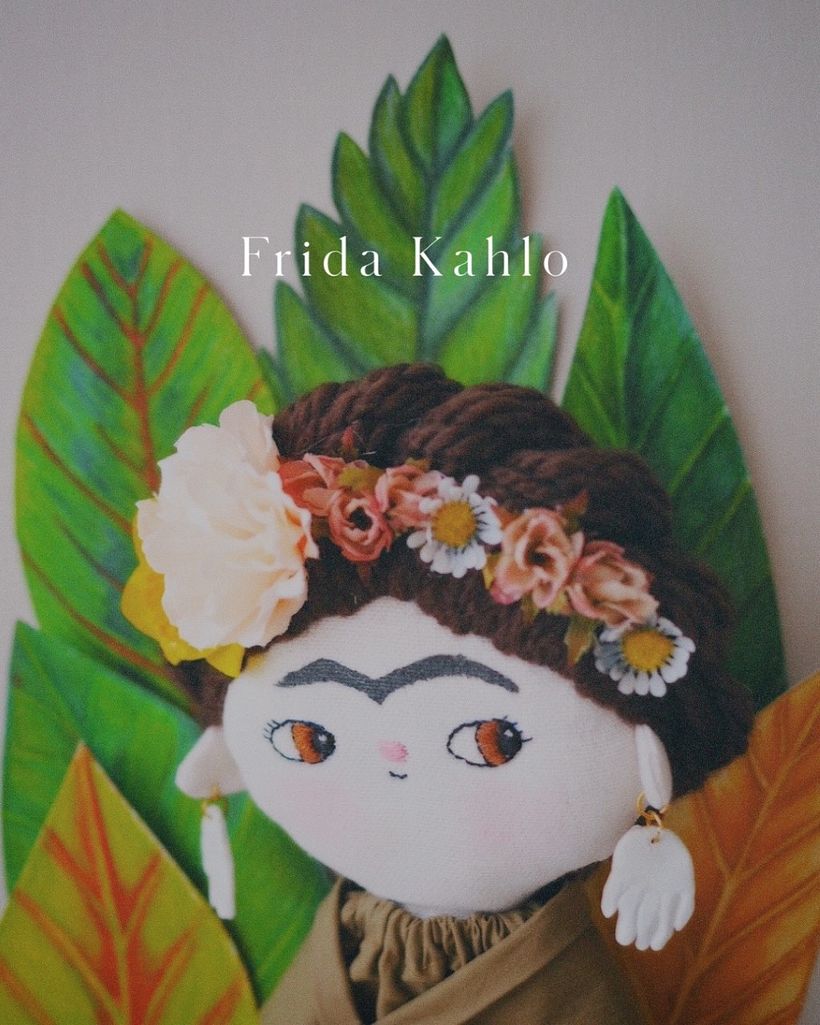 Muñeca Frida Kahlo (Proyecto mujeres artistas) 1