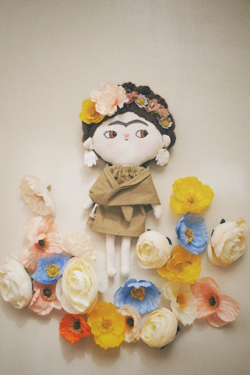Muñeca Frida Kahlo (Proyecto mujeres artistas) 9