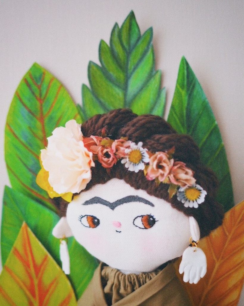 Muñeca Frida Kahlo (Proyecto mujeres artistas) 10