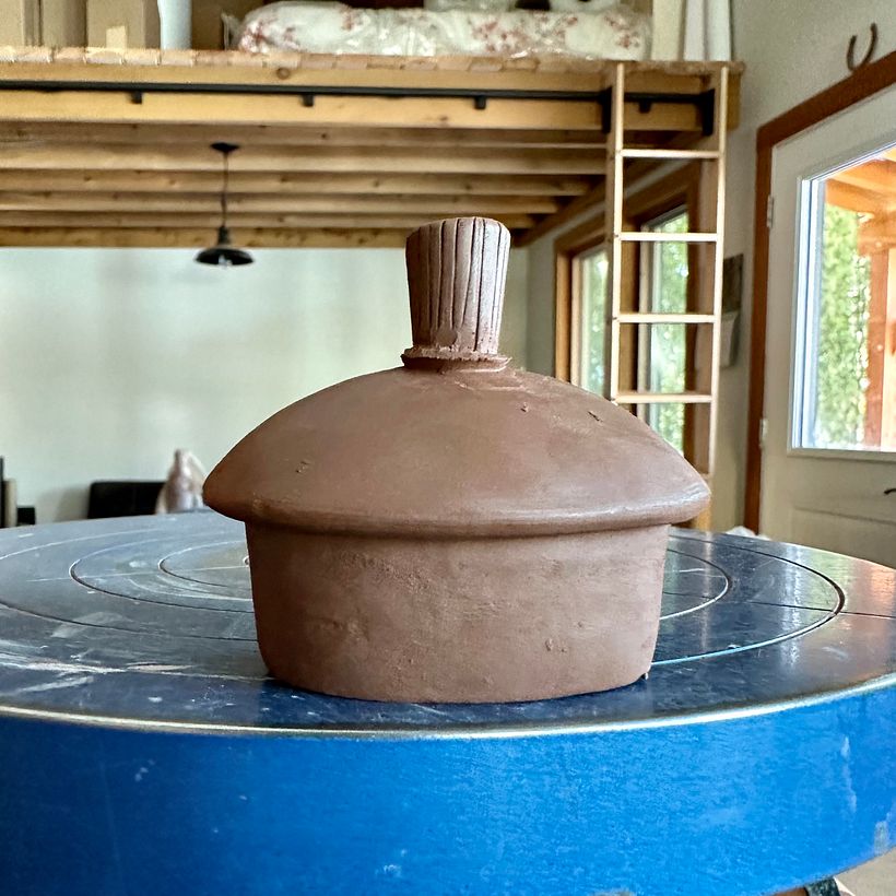 joining all the lid pieces together and adding a knob