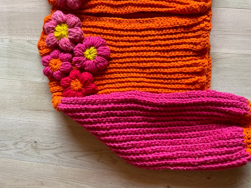 Mi proyecto del curso: Crochet: teje un suéter colorido con aplicaciones florales 3