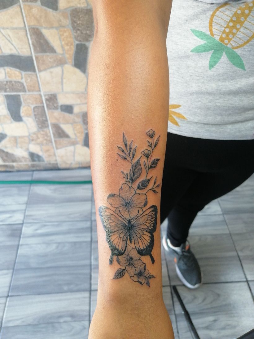 Mi proyecto del curso: Tatuaje botánico con puntillismo 2