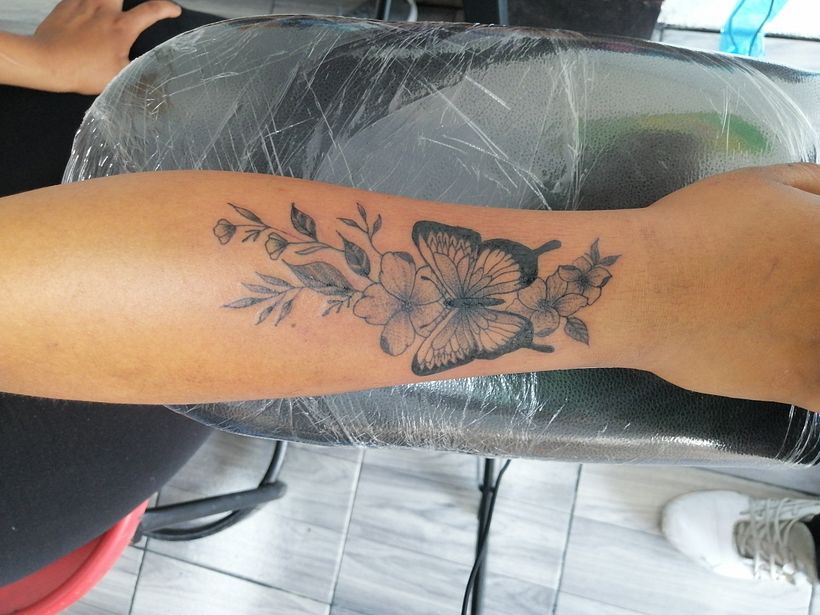 Mi proyecto del curso: Tatuaje botánico con puntillismo 4