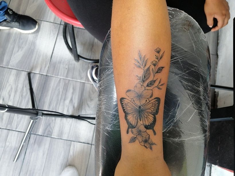 Mi proyecto del curso: Tatuaje botánico con puntillismo 6