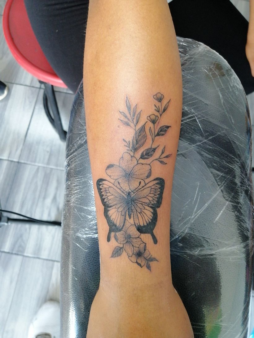Mi proyecto del curso: Tatuaje botánico con puntillismo 11