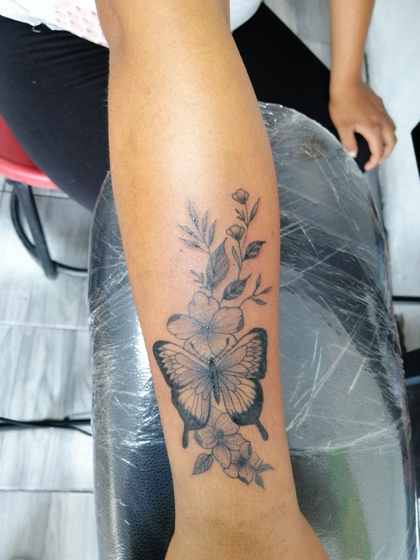 Mi proyecto del curso: Tatuaje botánico con puntillismo 12