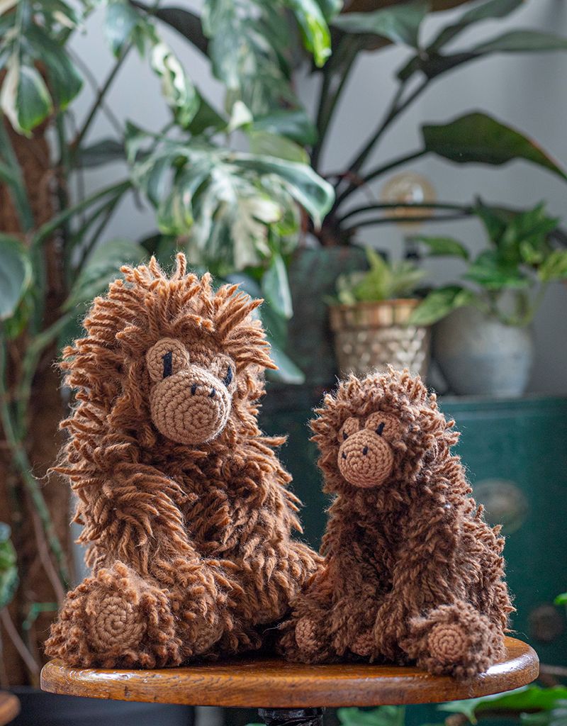 Blake de Orang-oetan, gemaakt met DK-garen en mijn dikkere Aran-garen om hem groter te maken! 